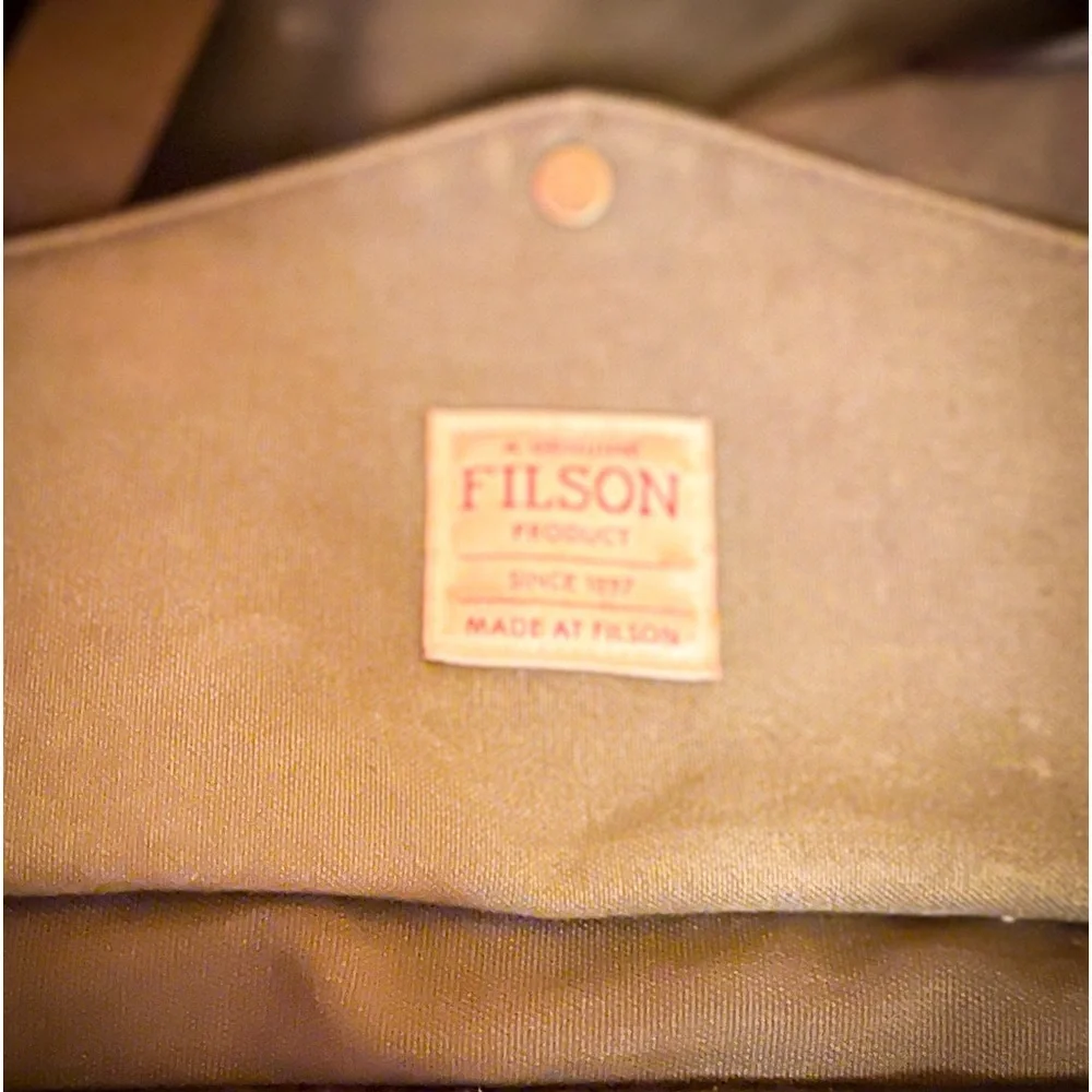 Filson traveler medium duffle bag